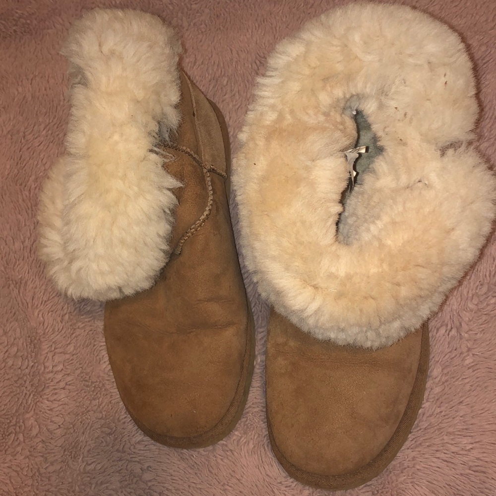 Boots - Picture 2 of 3